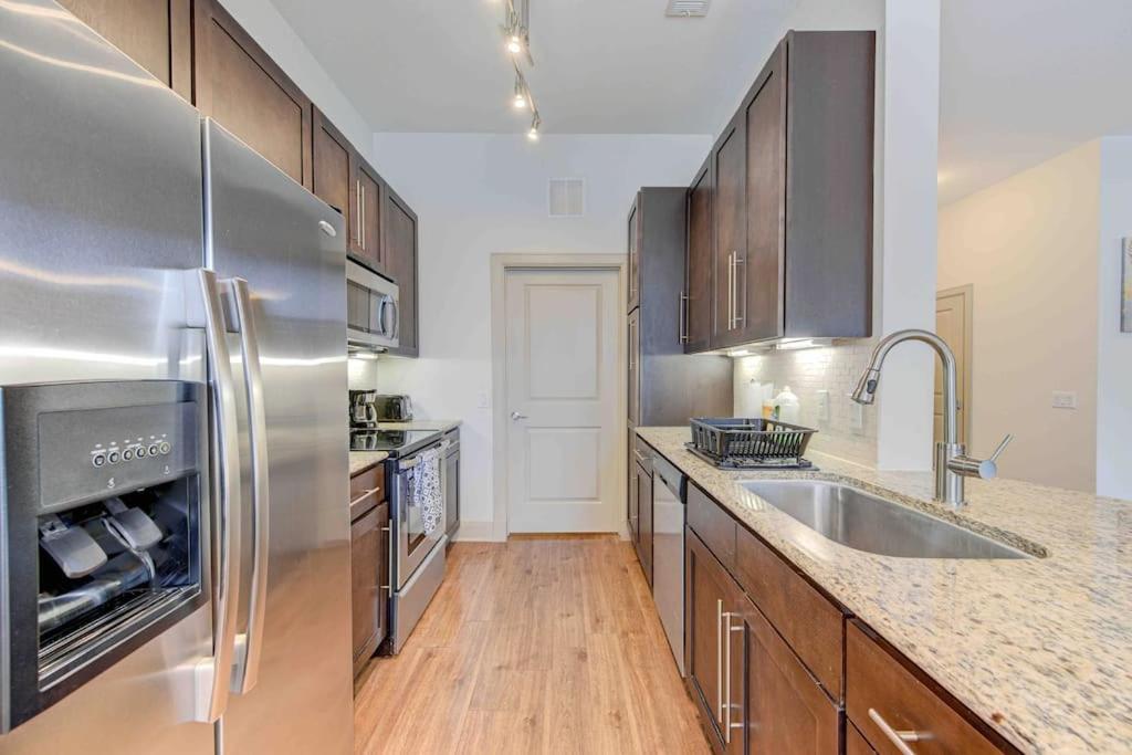Cozy Apt Nrg Pool,Wi-Fi, Free Parking, Petsok! Houston Exteriör bild