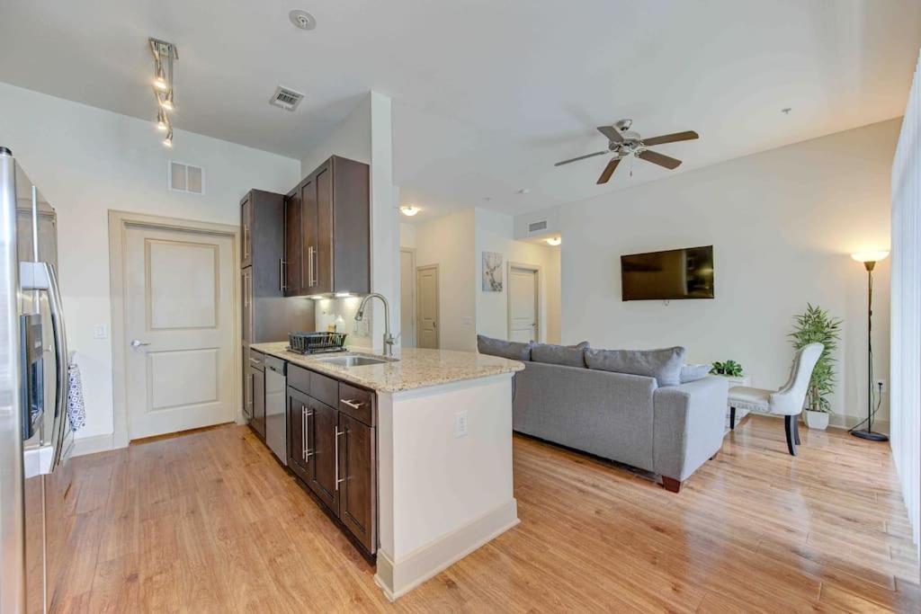 Cozy Apt Nrg Pool,Wi-Fi, Free Parking, Petsok! Houston Exteriör bild