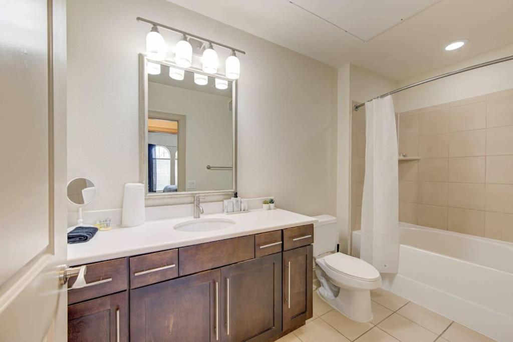 Cozy Apt Nrg Pool,Wi-Fi, Free Parking, Petsok! Houston Exteriör bild