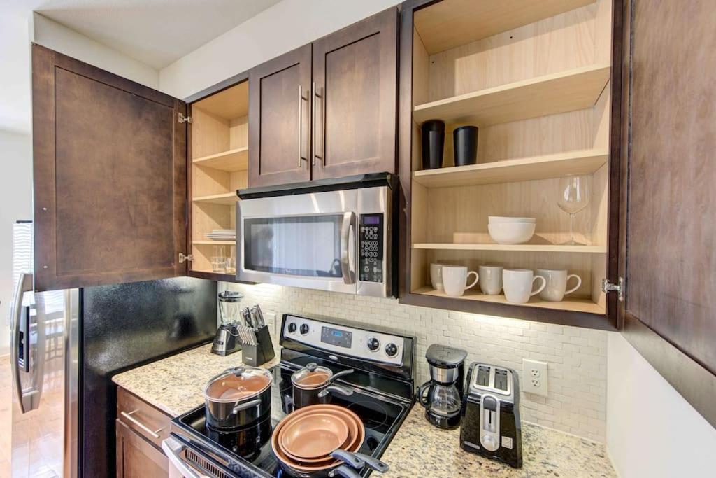 Cozy Apt Nrg Pool,Wi-Fi, Free Parking, Petsok! Houston Exteriör bild