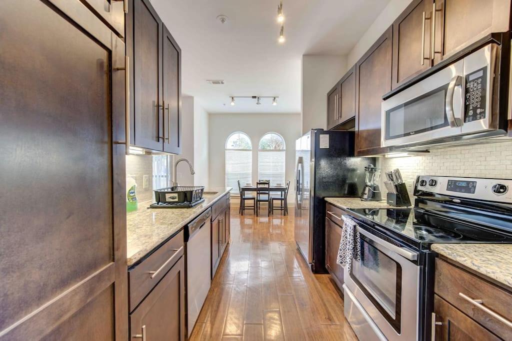 Cozy Apt Nrg Pool,Wi-Fi, Free Parking, Petsok! Houston Exteriör bild