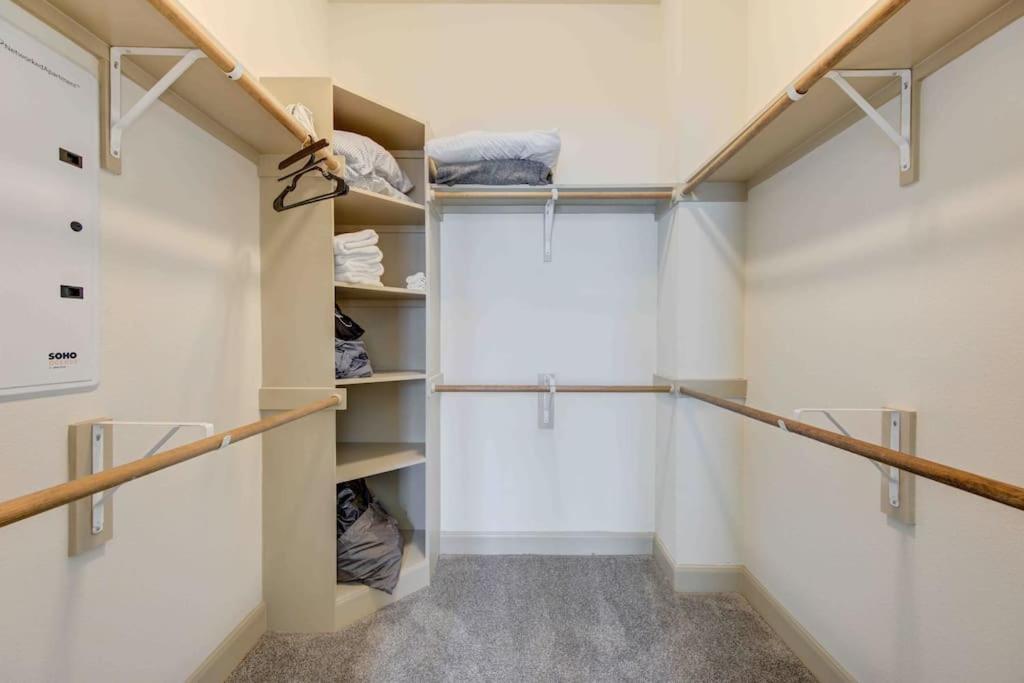 Cozy Apt Nrg Pool,Wi-Fi, Free Parking, Petsok! Houston Exteriör bild