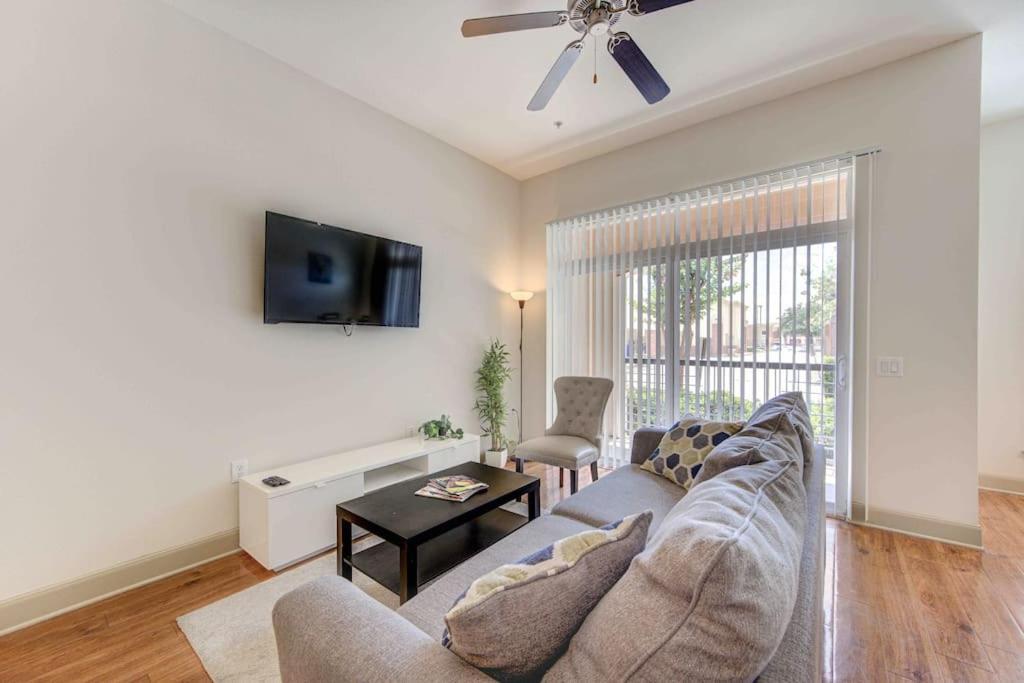 Cozy Apt Nrg Pool,Wi-Fi, Free Parking, Petsok! Houston Exteriör bild