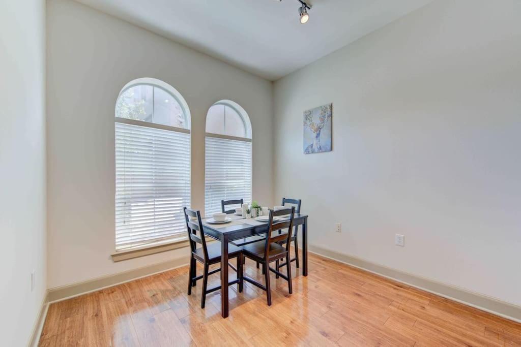 Cozy Apt Nrg Pool,Wi-Fi, Free Parking, Petsok! Houston Exteriör bild