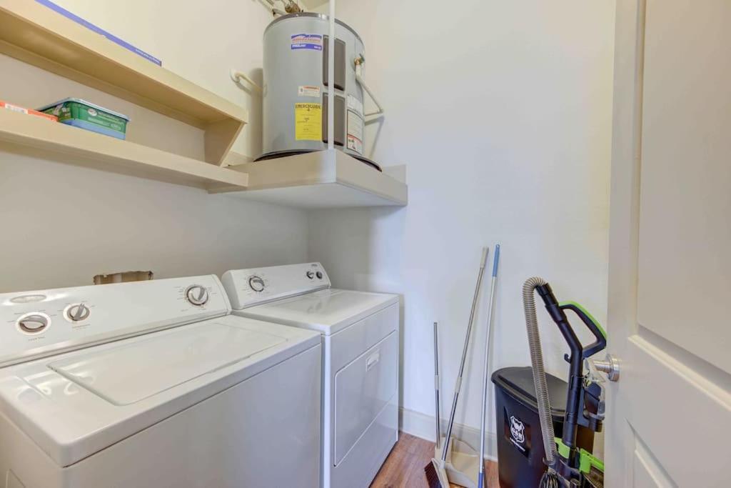 Cozy Apt Nrg Pool,Wi-Fi, Free Parking, Petsok! Houston Exteriör bild