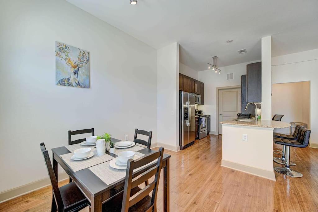 Cozy Apt Nrg Pool,Wi-Fi, Free Parking, Petsok! Houston Exteriör bild